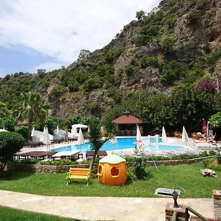 Ata Lagoon Hotel